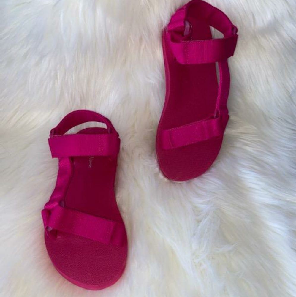 Pink bungee strap sandals